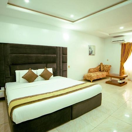 לקי 247 Luxury Hotel & Apartment Ajah מראה חיצוני תמונה