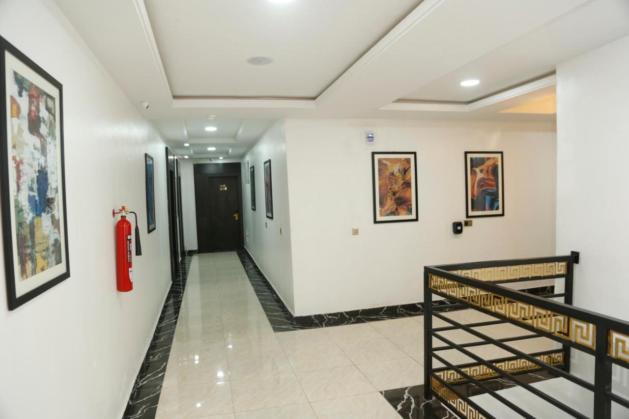 לקי 247 Luxury Hotel & Apartment Ajah מראה חיצוני תמונה