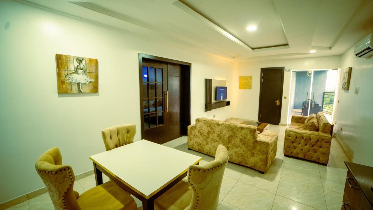 לקי 247 Luxury Hotel & Apartment Ajah מראה חיצוני תמונה
