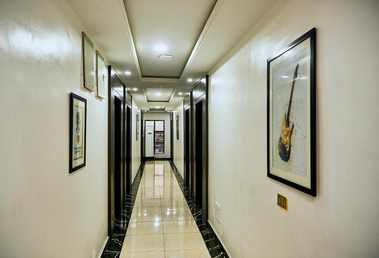 לקי 247 Luxury Hotel & Apartment Ajah מראה חיצוני תמונה