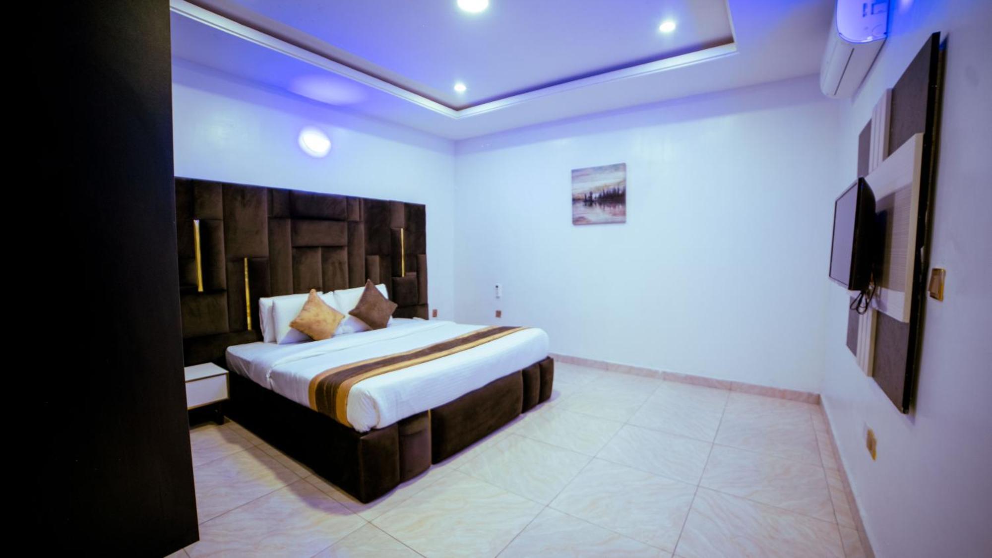 לקי 247 Luxury Hotel & Apartment Ajah מראה חיצוני תמונה