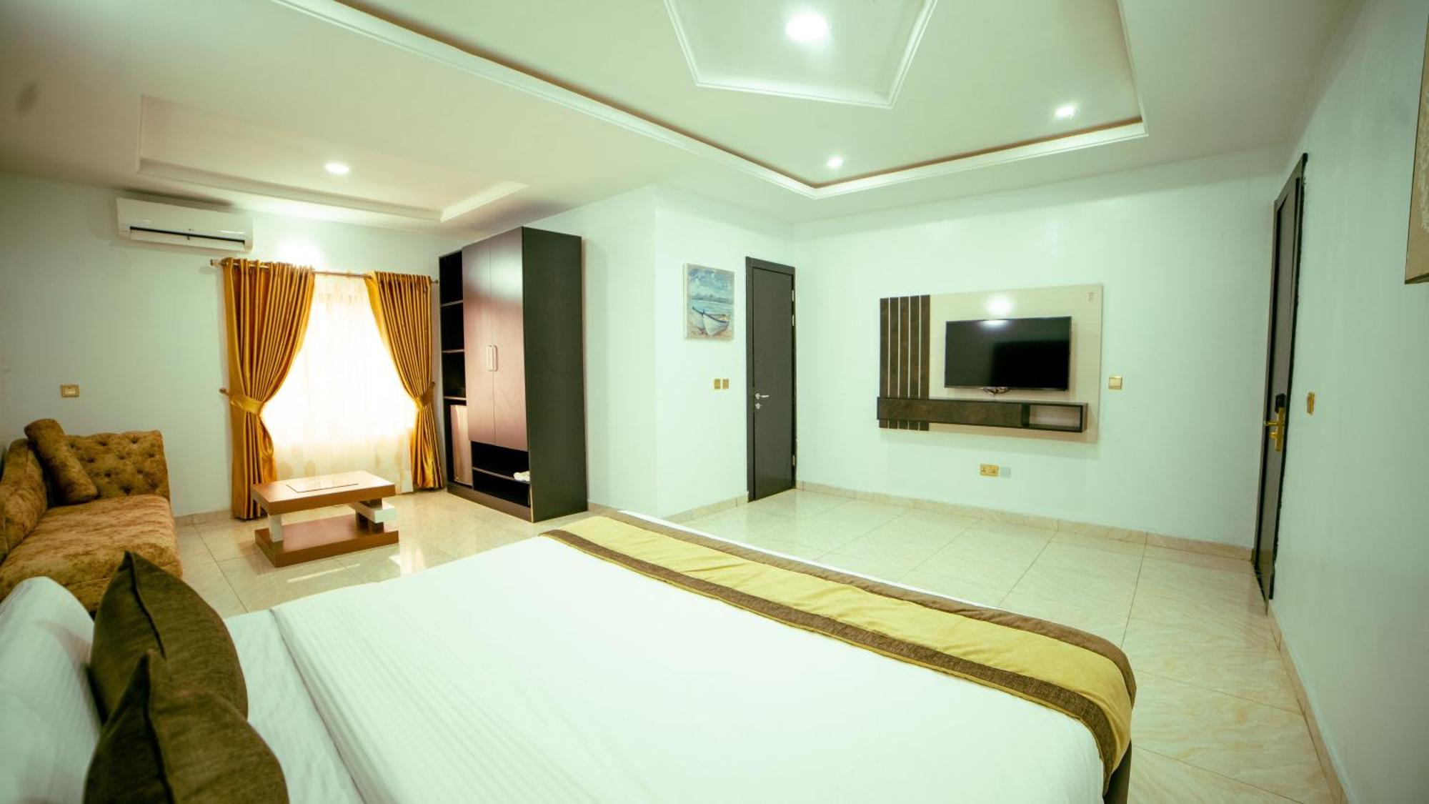 לקי 247 Luxury Hotel & Apartment Ajah מראה חיצוני תמונה
