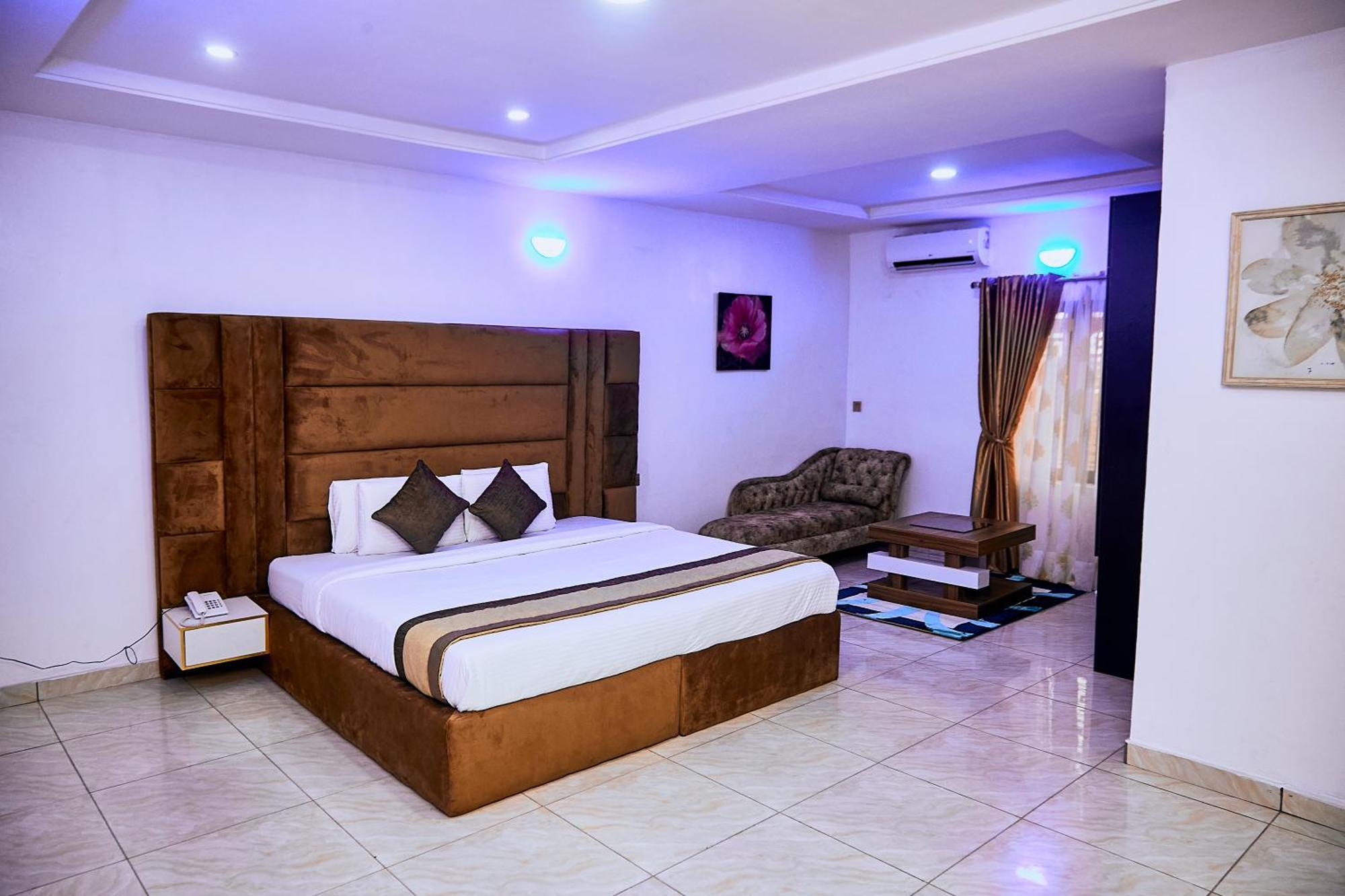 לקי 247 Luxury Hotel & Apartment Ajah מראה חיצוני תמונה